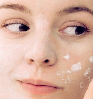 Are You Applying Your Anti Ageing Cream Correctly Hero