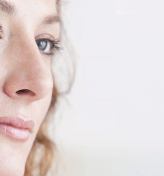 The Skin Soothing Benefits Of Cornflower Water For Sensitive Skin Hero
